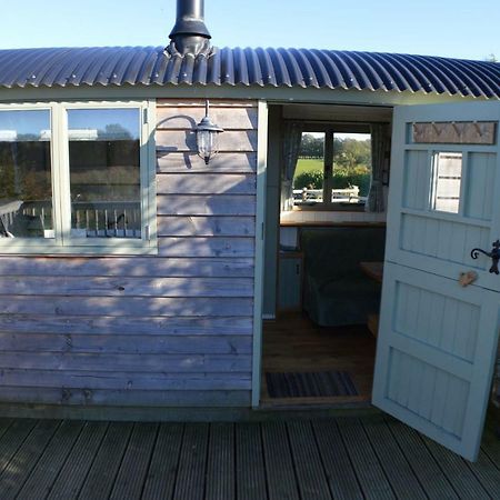 Rose Shepherds Hut Badlesmere エクステリア 写真