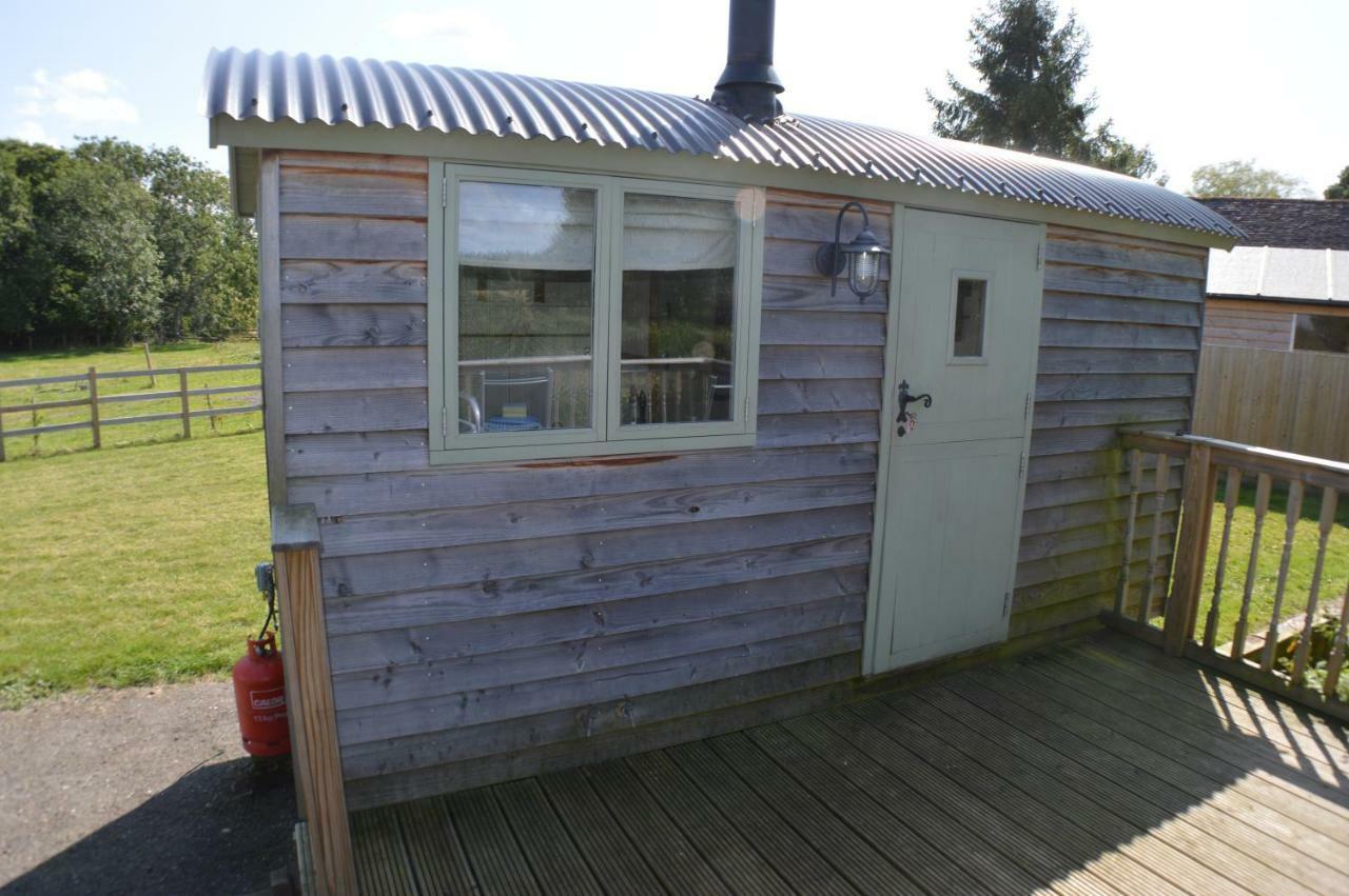 Rose Shepherds Hut Badlesmere エクステリア 写真