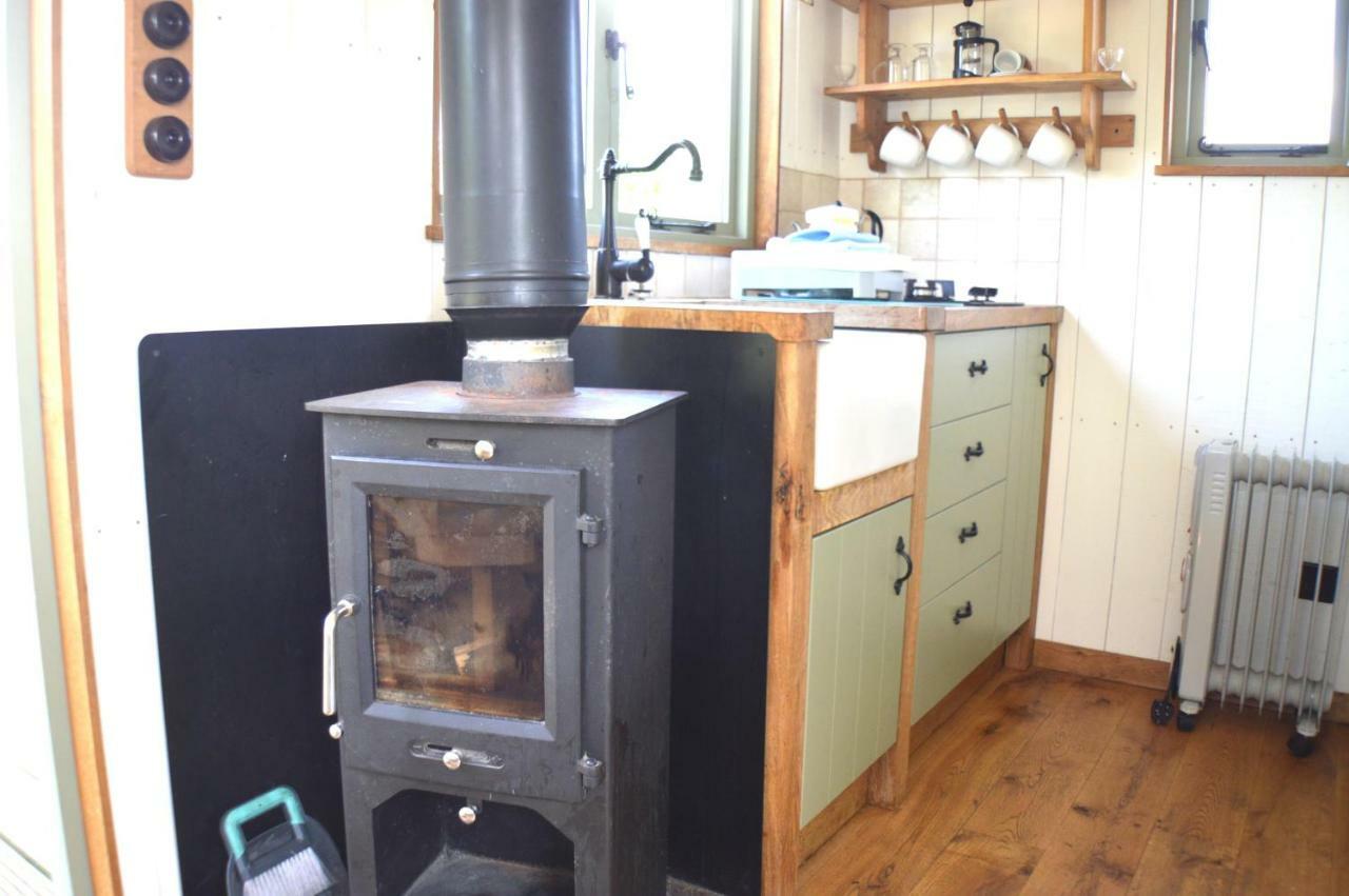 Rose Shepherds Hut Badlesmere エクステリア 写真